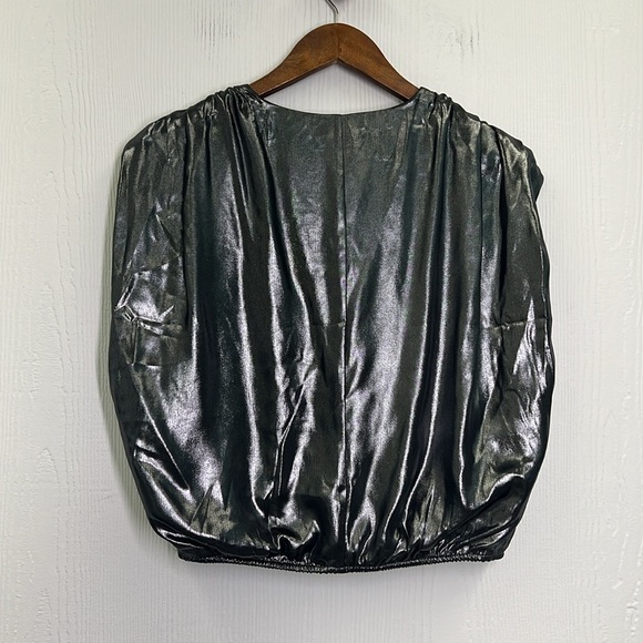 Express - NWT Metallic Silver Surplice Crossover Sleeveless Blouse Size Small - Picture 9 of 9